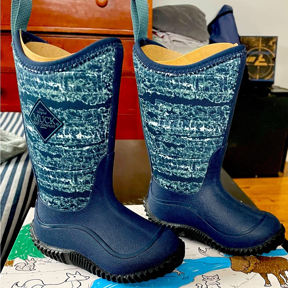 Kids Muck Boots. NWT